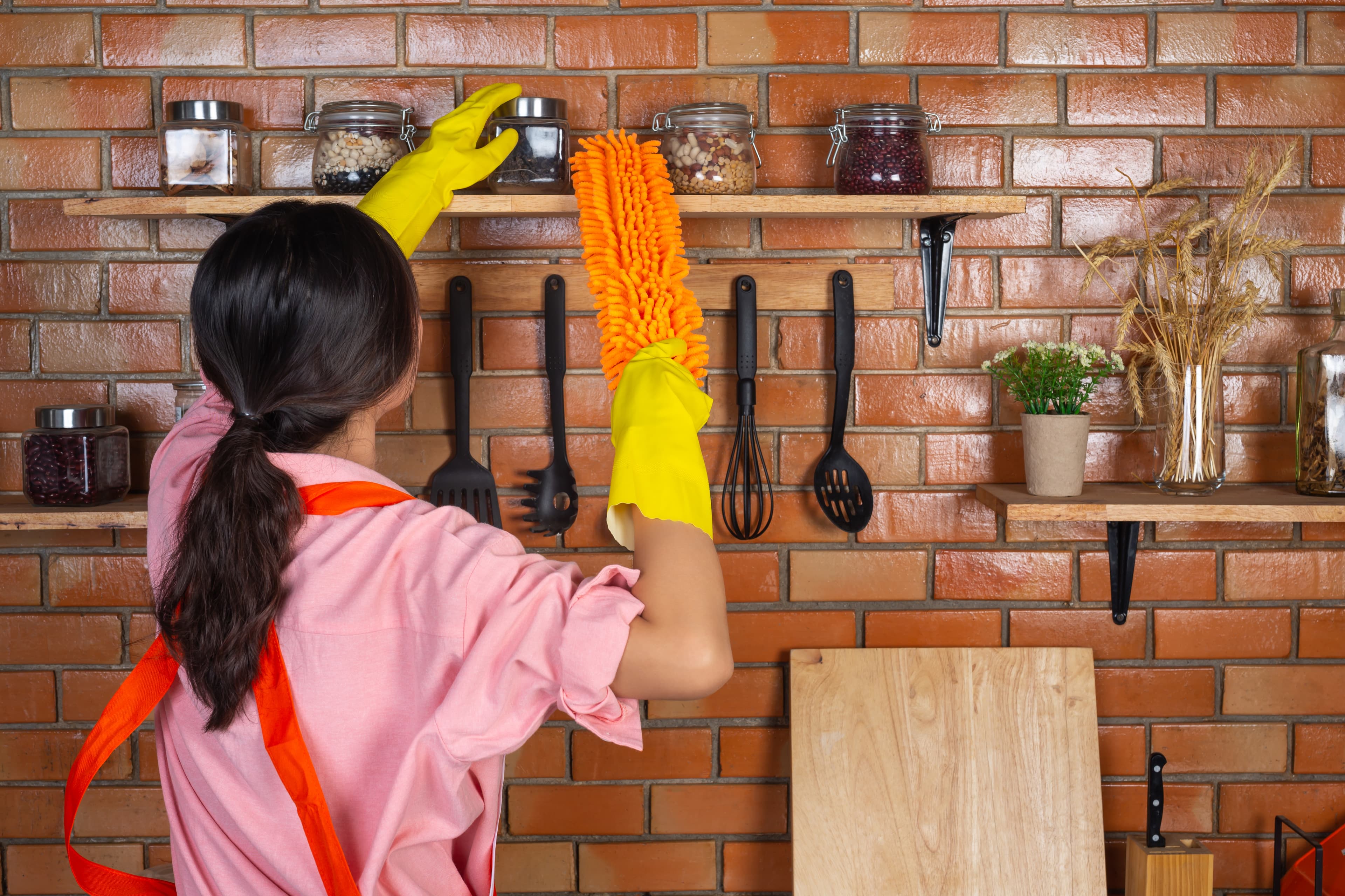 Effective Communication Strategies with Household Helpers